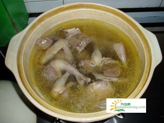 茶树菇鸽子汤的做法,第2图