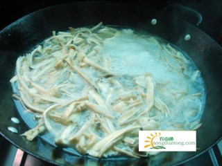 吃鸡枞菌汤的好处养血润燥,第2图