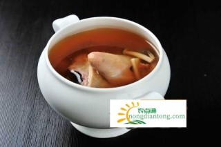 食用茶树菇炖鸽子的好处美容养颜,第2图