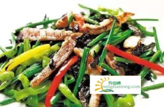 干巴菌韭菜花炒肉，干巴菌韭菜花的做法,第2图