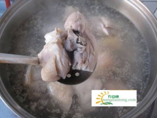 山药香菇炖鸡汤的做法，教你详细的做法步骤,第2图