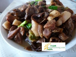 棒蘑菇怎么吃？棒蘑炖肉的吃法,第2图