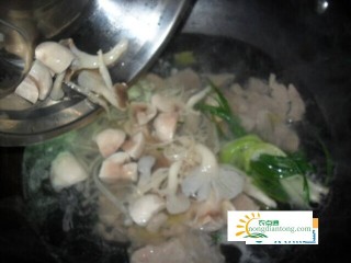 干蘑菇煲汤的做法 干蘑菇煲汤怎么做好吃,第2图