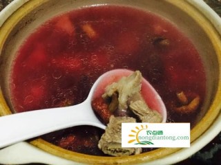 吃红菇炖排骨的好处，补血提神滋阴补阳,第1图