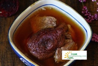 红菇炖排骨汤的做法,第3图