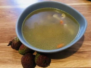  红枣枸杞蘑菇鸡汤 第5步