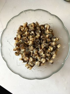  杏鲍菇炒海螺肉☺ 第1步