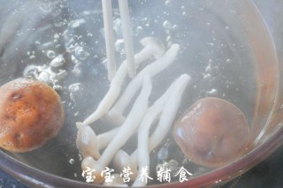  丁香鱼南瓜菌菇汤-宝宝辅食 第4步