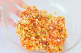  胡萝卜香菇鸡蛋饼 宝宝辅食，鸡蛋+西红柿+包菜 第8步