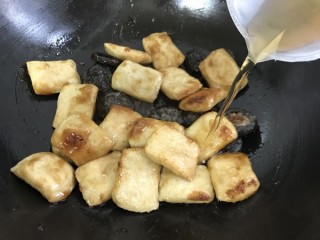  粤菜 香菇烩鱼腐 第6步