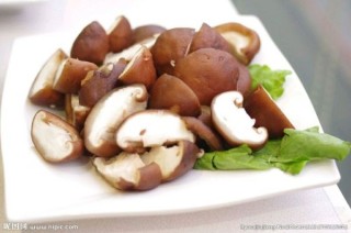  西式意面中式吃之香菇炖鸡意大利面 第3步