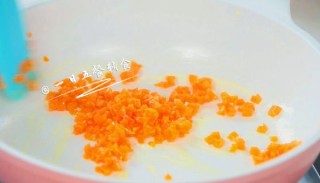  胡萝卜香菇鸡蛋饼 宝宝辅食，鸡蛋+西红柿+包菜 第5步