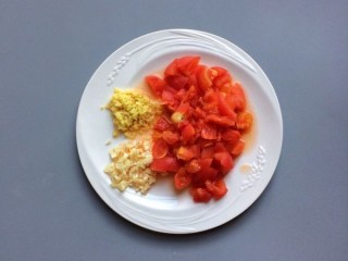  鲜美开胃: 风味西红柿杂菇汤 第4步