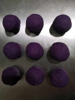  奶香紫薯蘑菇云面包 第8步