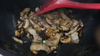  牛肉香菇糯米饭 第2步