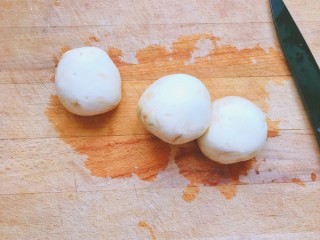  快手早餐—蘑菇云三明治 第1步