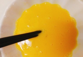  菌类料理+鸭蛋双菇鲜虾汤 第5步