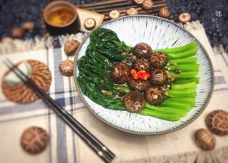  蚝汁花菇菜心·延年益寿养生菜 第6步