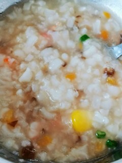 宝宝辅食—胡萝卜玉米香菇鲜虾粥 第9步