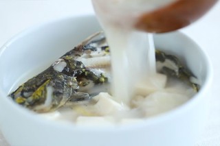  黄骨鱼菌菇汤 宝宝辅食微课堂 第10步