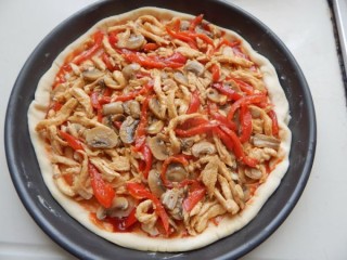  蘑菇鸡肉披萨 第20步