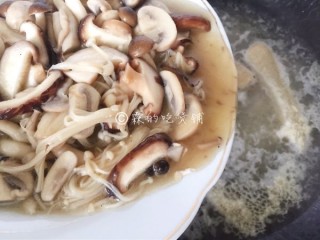  鲜一品养生菌菇浓汤 第10步