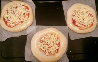  鸡肉蘑菇披萨 第4步