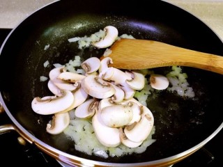  奶油蘑菇浓汤 第10步