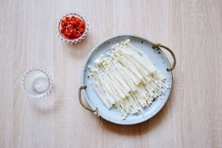 下饭神菜—剁椒蒜泥金针菇 第2步