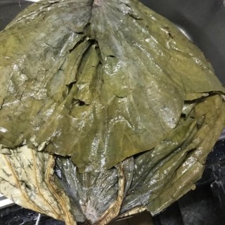  荷叶冬菇蒸滑鸡 第6步