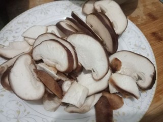  香菇炖豆腐 第3步