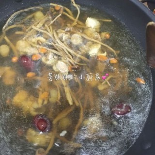  茶树菇排骨汤〰 第3步