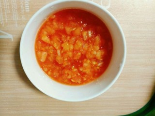  番茄烩金针菇 第4步