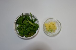  干锅茶树菇 第5步