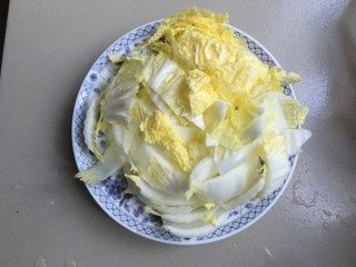  大白菜炒香菇 第2步