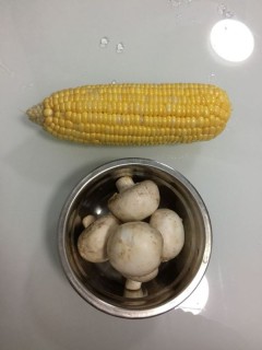  玉米蘑菇浓汤 第1步