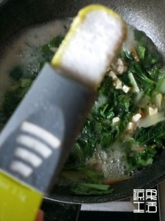  香菇豆腐小白菜汤 第11步