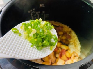  香菇土豆腊肠焖饭 第19步