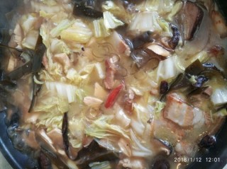  猪肉白菜香菇海带鸡胸炖粉条 第22步