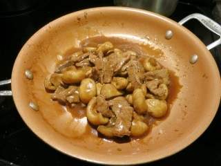  蚝油蘑菇牛肉 第7步