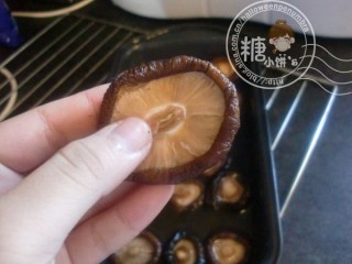  小清新【蚝油香菇油菜】 第1步