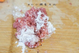  12个月以上辅食 牛肉香菇蛋炒饭 第2步