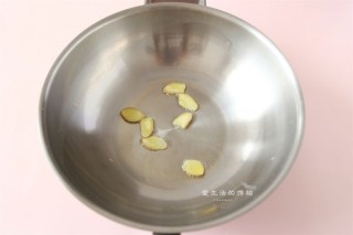  暖身菌菇火锅 第3步