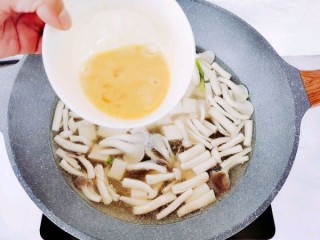  减脂菌菇豆腐汤 第9步