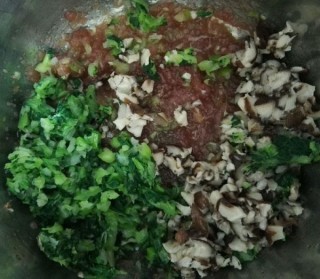  小米面油菜香菇包 第5步