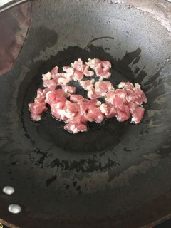  香菇肉丁 第3步