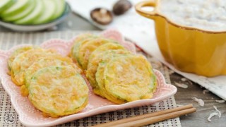  虾皮西葫芦饼&香菇滑鸡粥 第15步