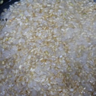  香菇糙米饭 第3步