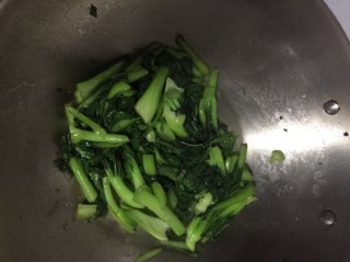  小青菜炒蘑菇 第5步