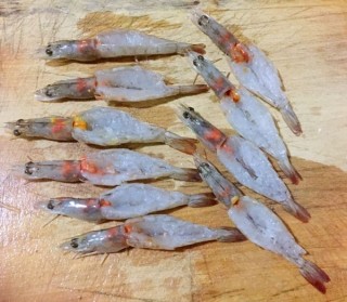 蒜蓉海虾蒸金针菇 第7步